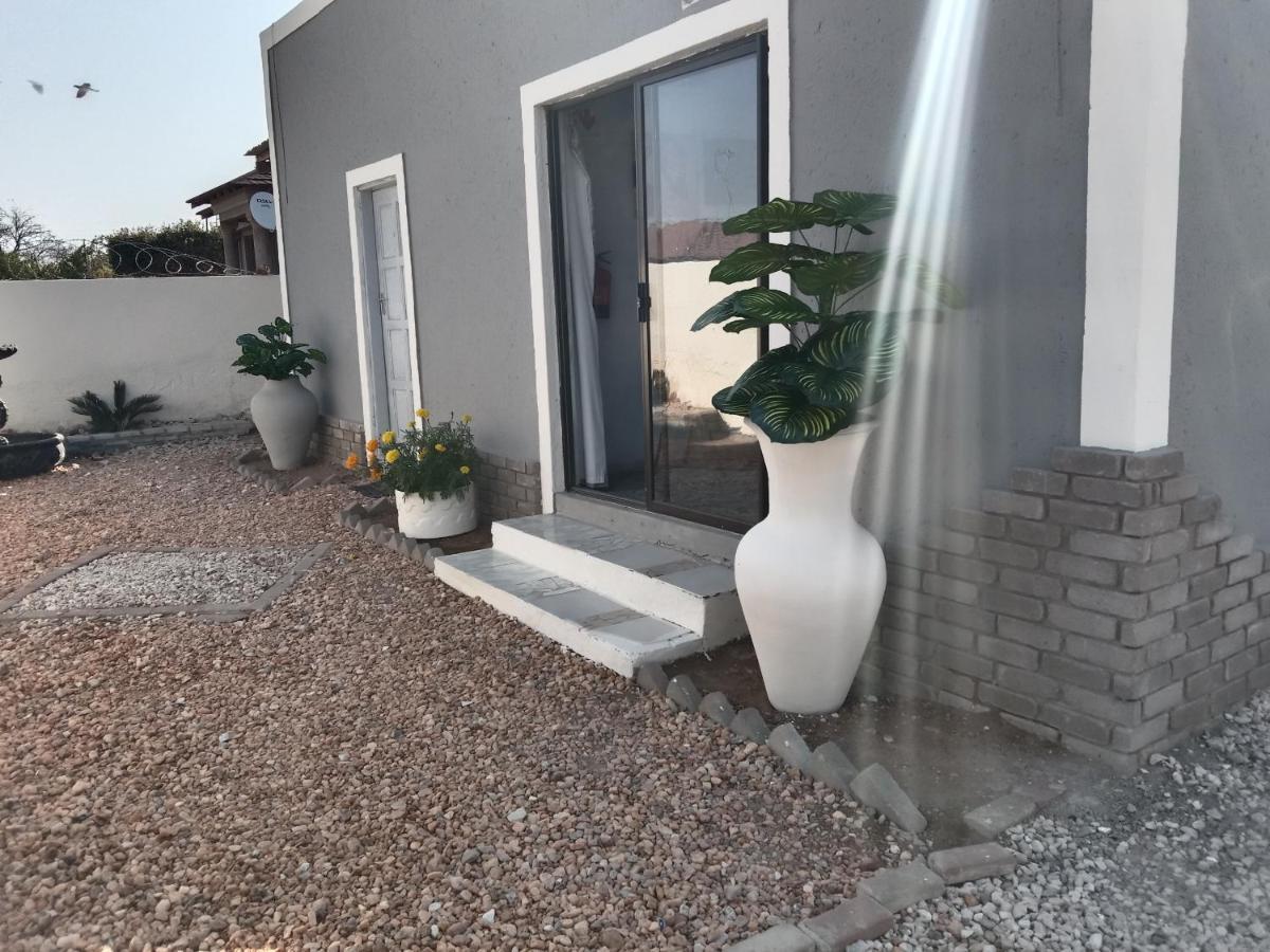 פאלאבורווה Fourties Guest House מראה חיצוני תמונה
